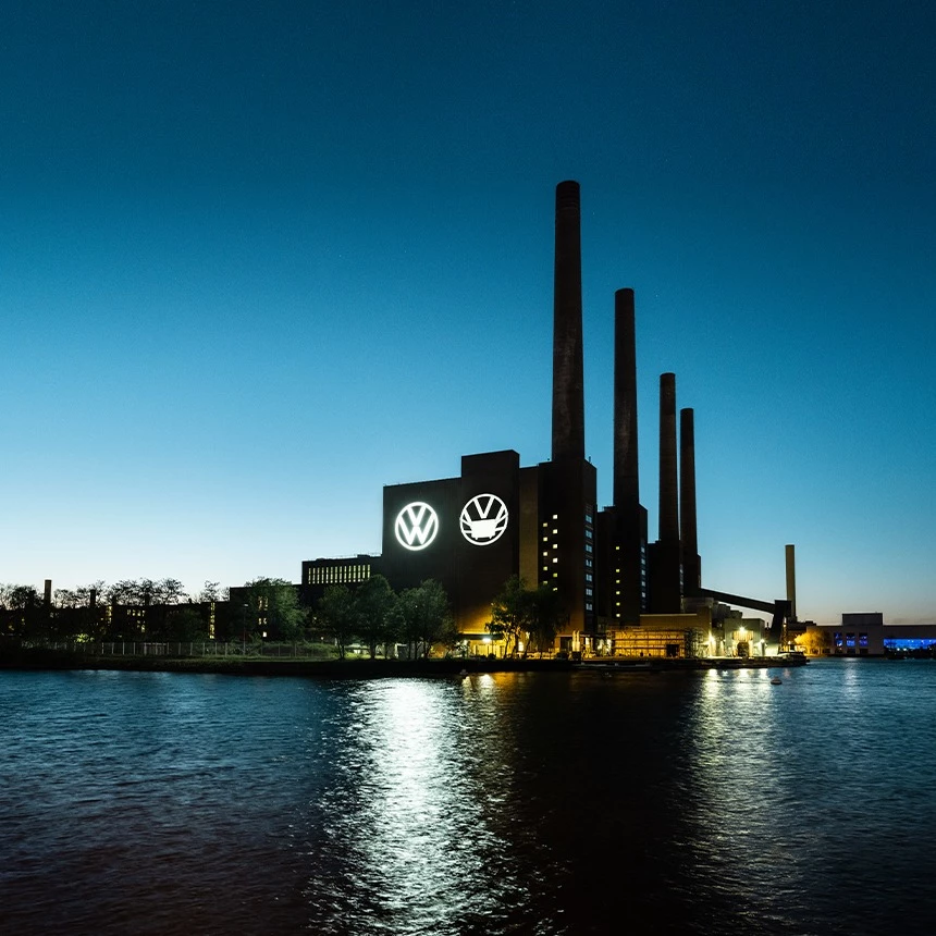 TNL Design und Illumination Gebäudeprojektion VW Wolfsburg