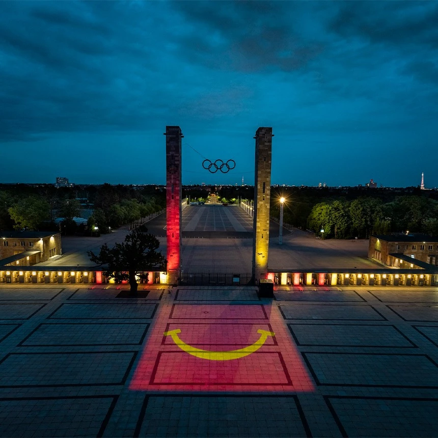 TNL Design Illumination floor projection publicity campaign Mc Donald's