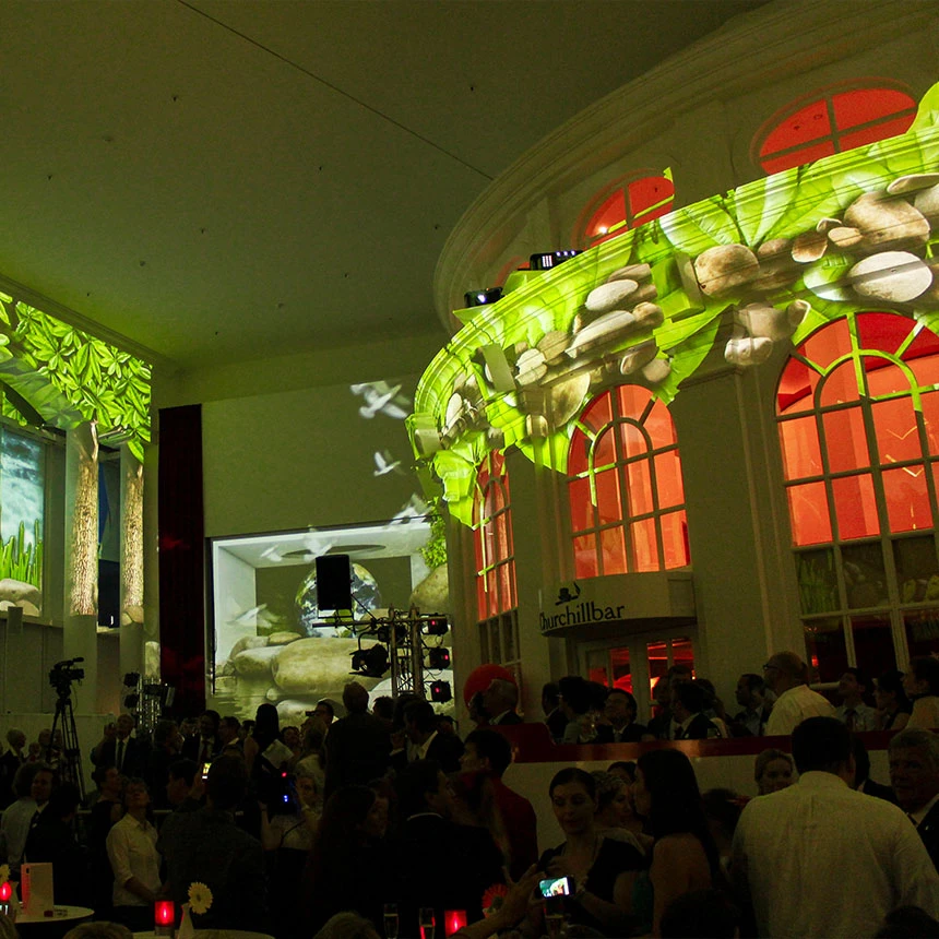 360 Grad Innenraum Videomapping von Pflanzen in einem Hotel Foyer