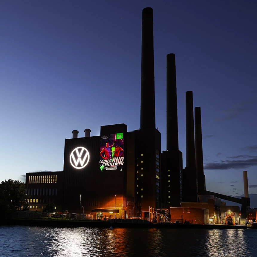 VW Logo und UEFA Champions League als Videoprojektion