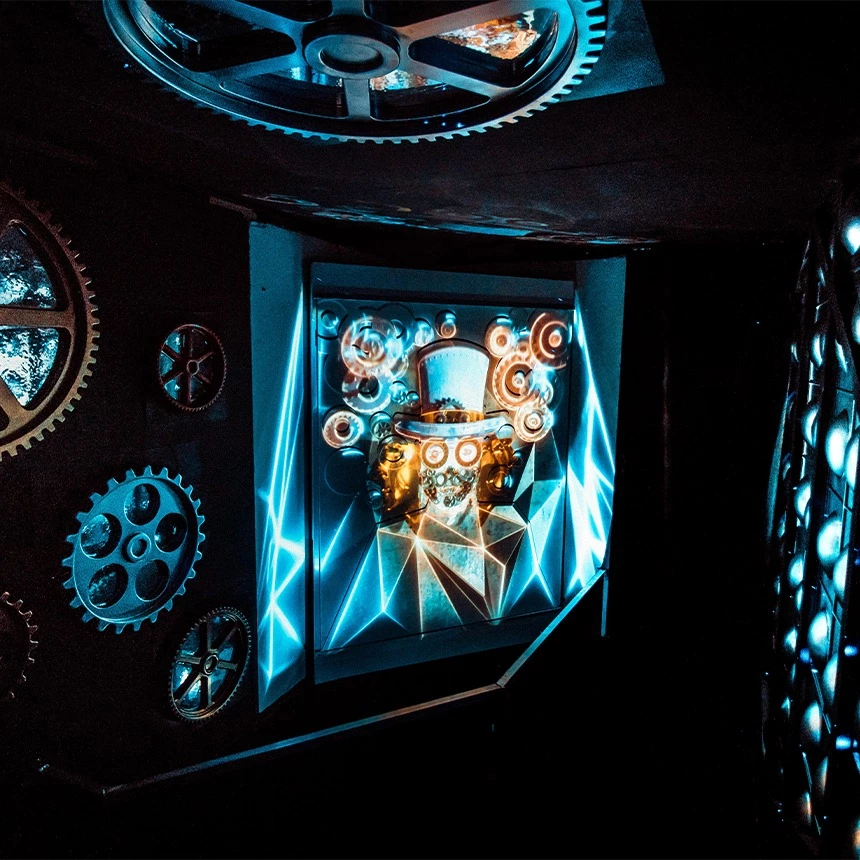 3D face projection on sculpture in steam punk look as a fair attraction