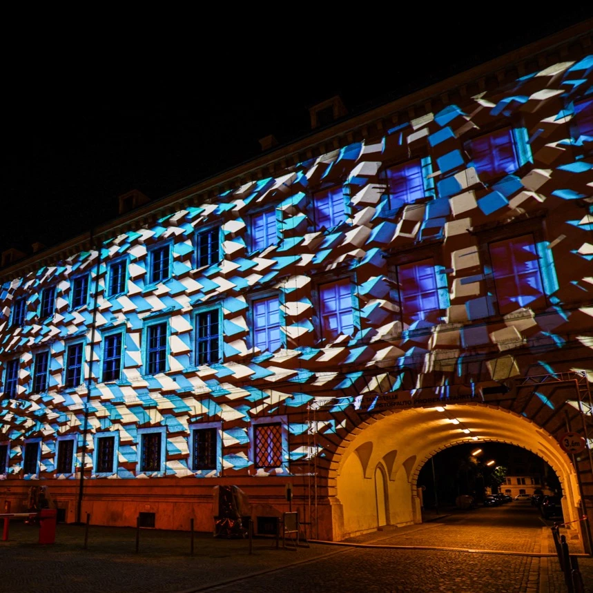 Fassadenindividuelle 3D Video Show mit Bayerischer Raute für das Bayerische Wirtschaftsministerium in München