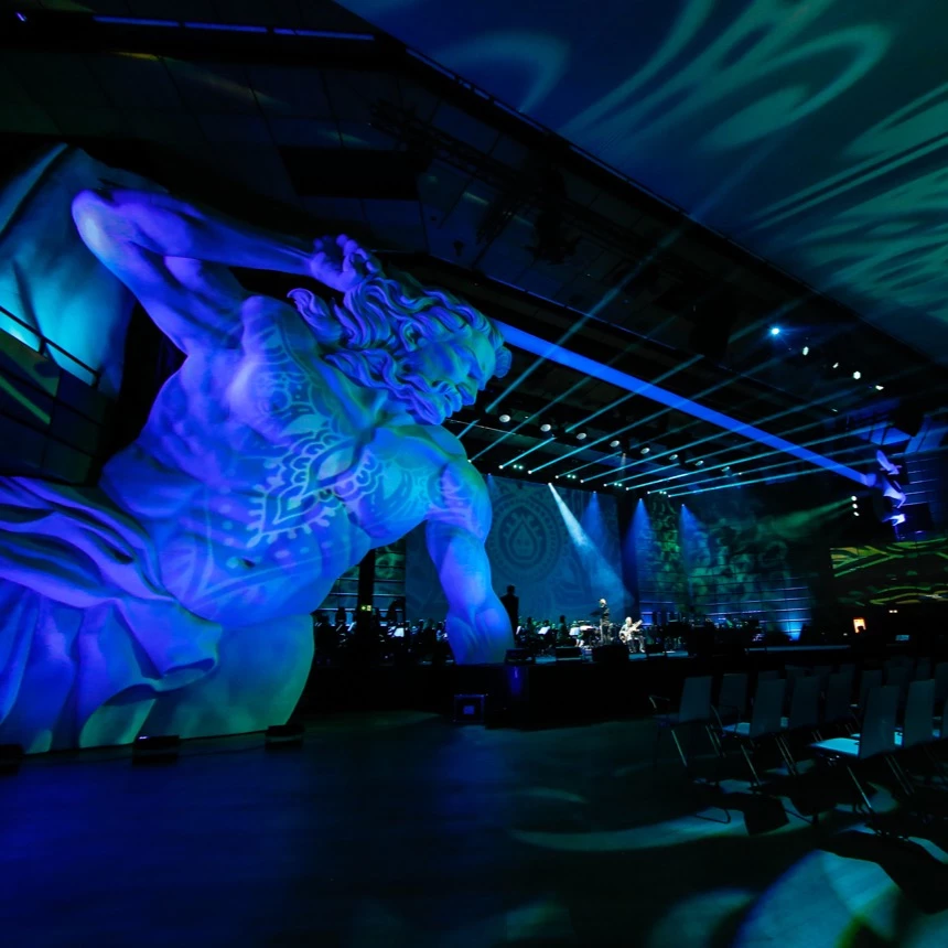 Object-specific projection effects onto the sculpture of Poseidon at the ECR radiology congress