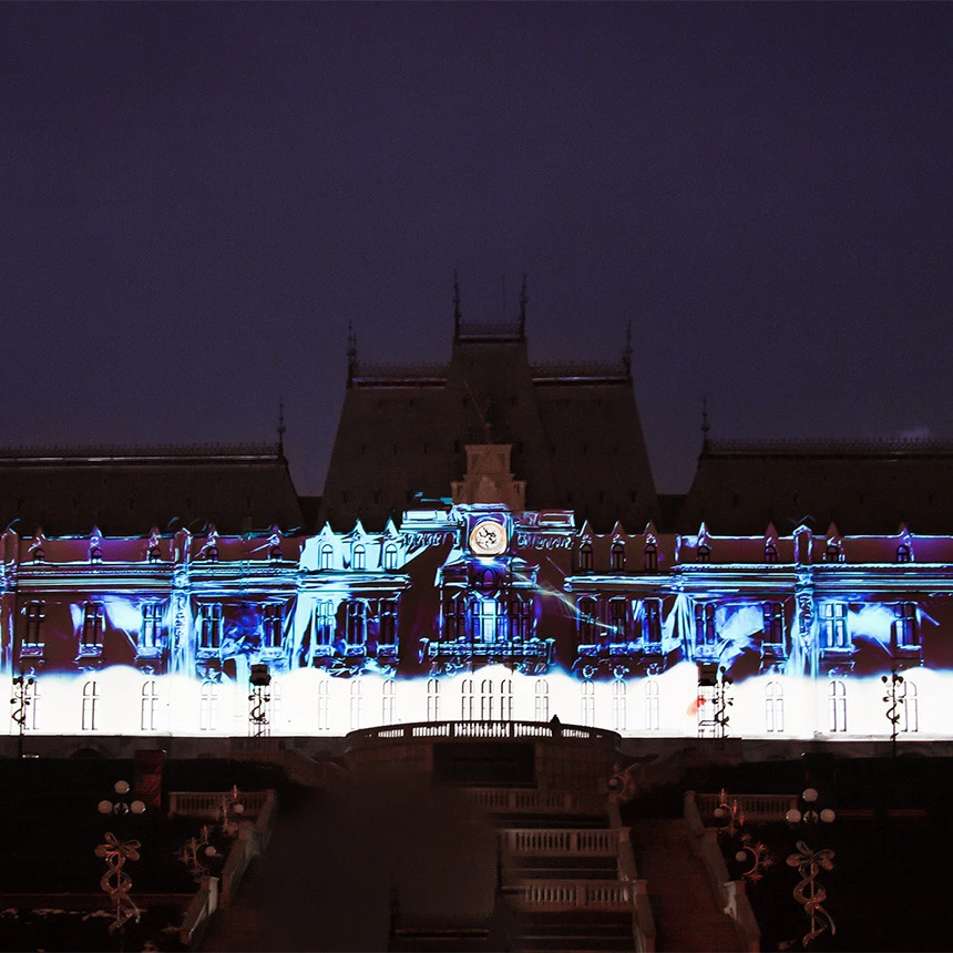 Eingeschneite Schlossfassade mit 3D Animationen
